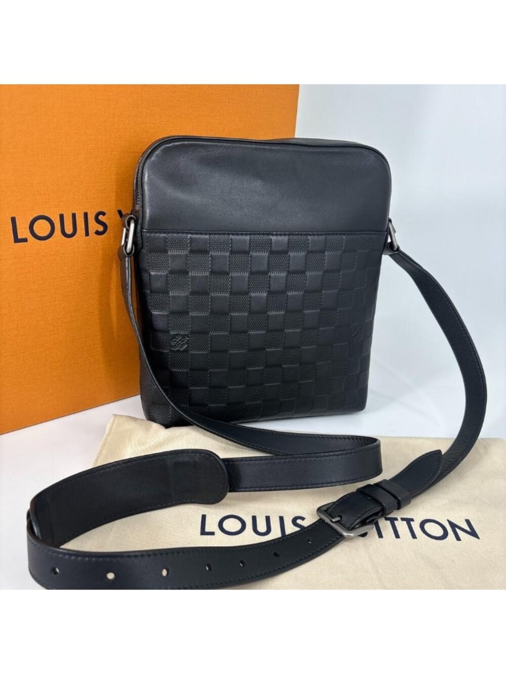 Louis Vuitton Super Damier Infini Pochette Shoulder Bag - Picture 5 of 15